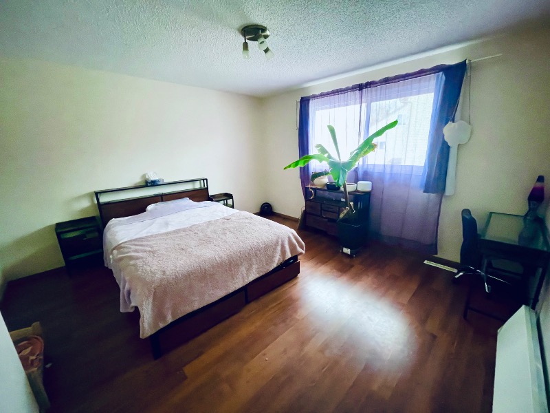 room for rent in cozy 2.5 bed 1 bath ladies only townhome