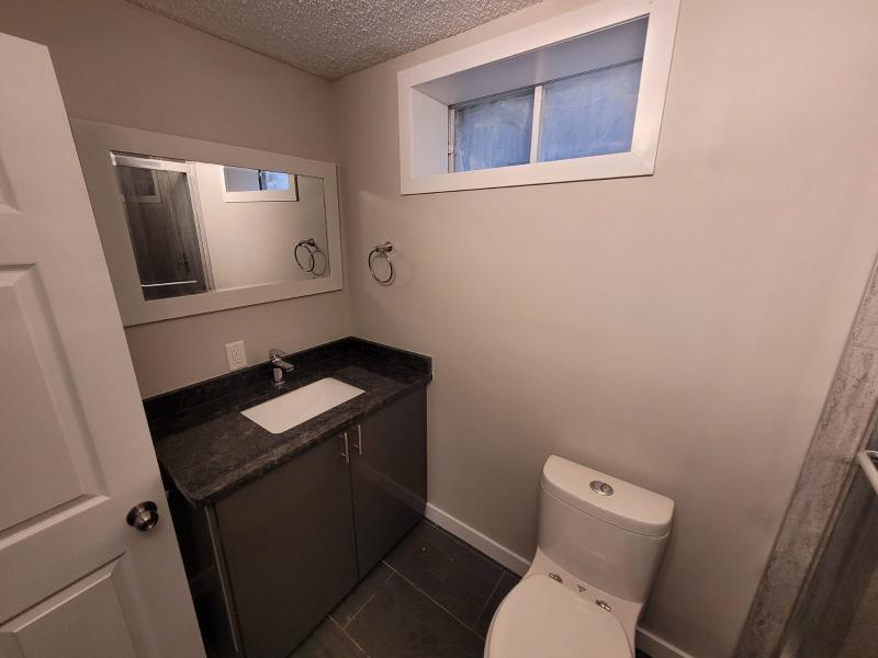 NAIT walking distance. Rooms available for rent on June 1st