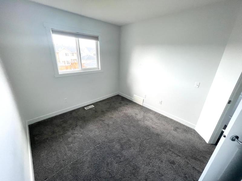 1 Bright Room for Rent in Peaceful Glenridding Heights