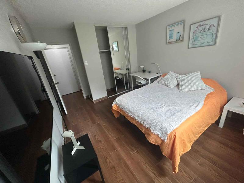 A Deluxe Room is available in a premium apartment near UofA—spacious, stylish, and perfect for a comfortable lifestyle!