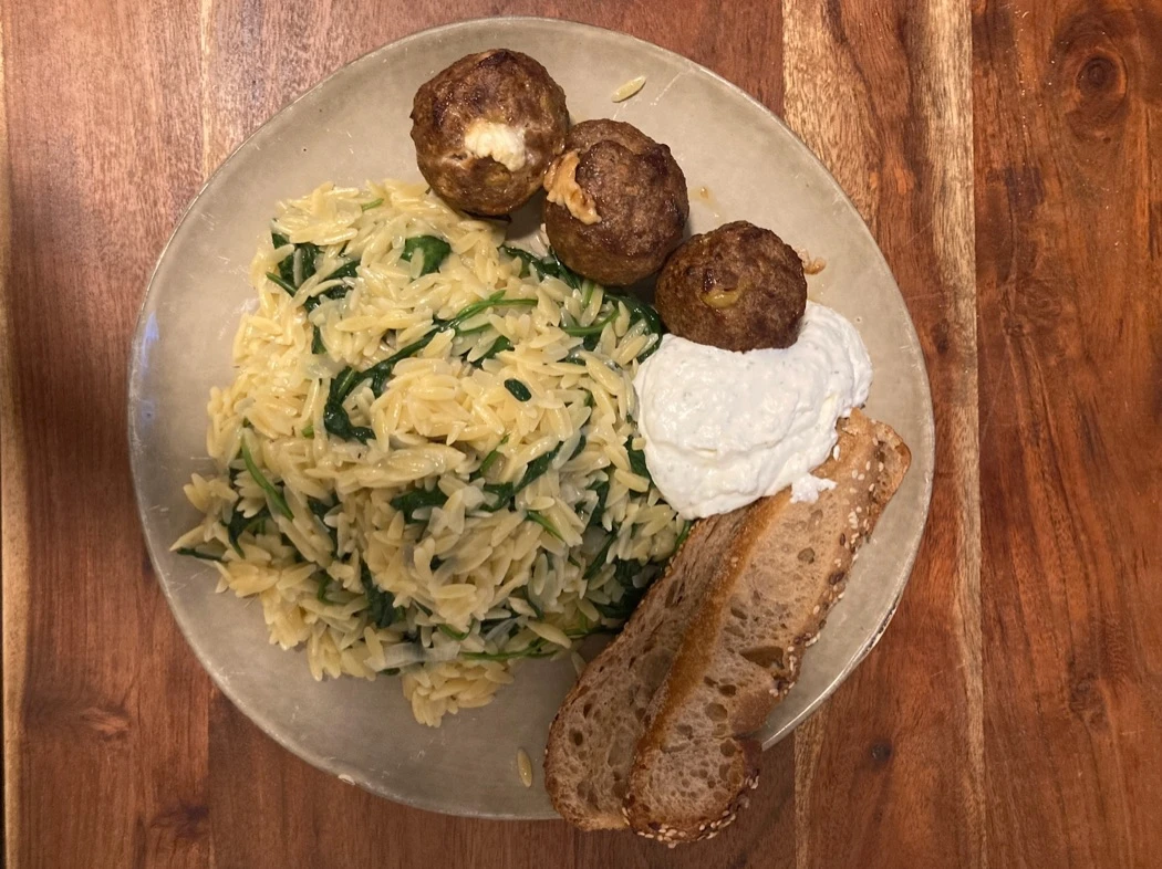 🫓 Greek meatballs with creamy feta cheese cream and fresh orzo salad