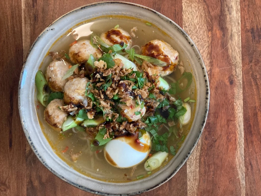Low-impact 🍲 Indonesian bakso soup | Yvy
