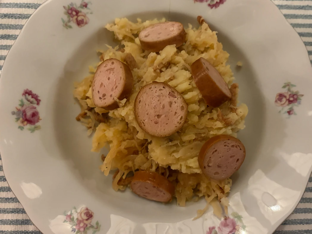 Sauerkraut Mashed Potatoes with Smoked Sausage | Yvy