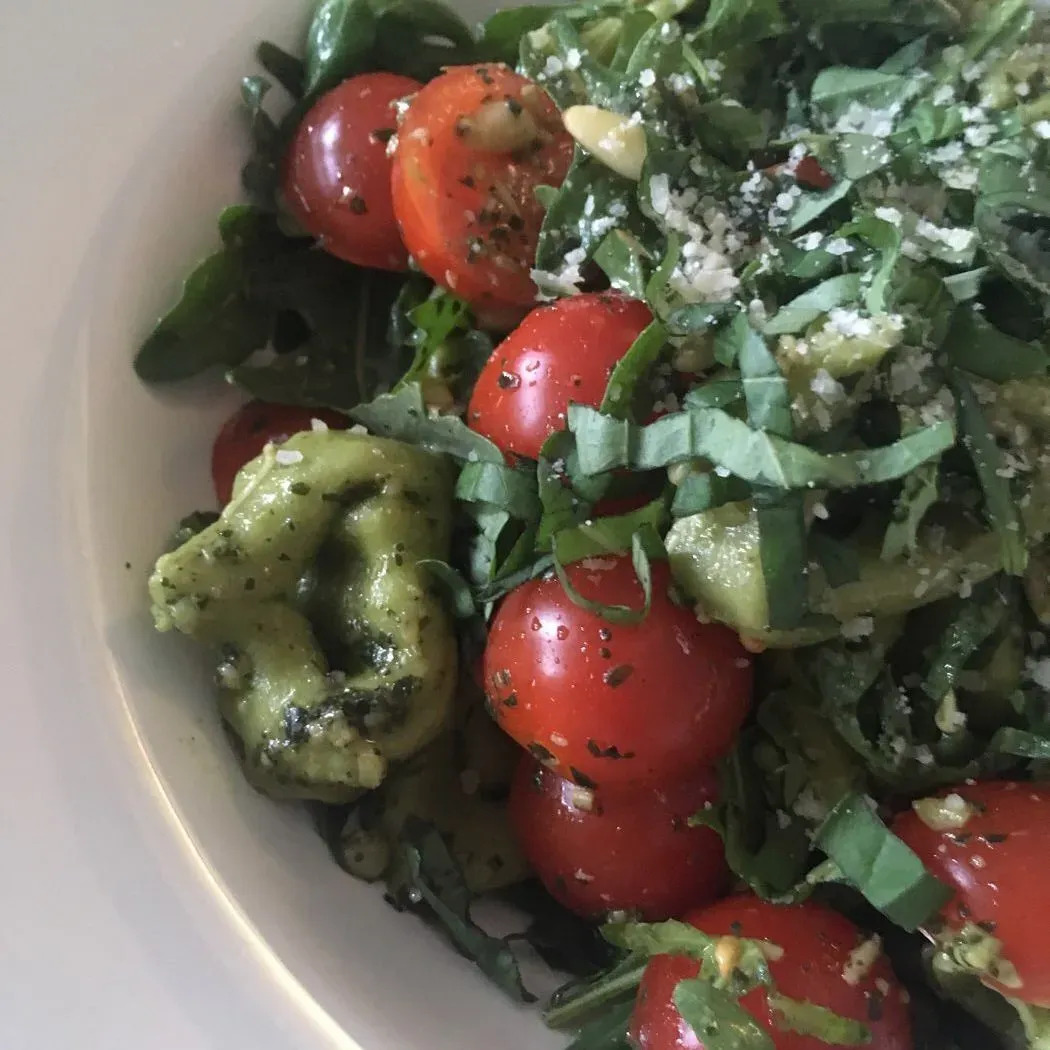 vegetarisch Tortellini met rucola en pesto | Yvy