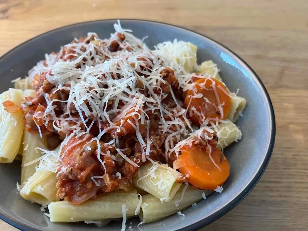 Vegetarian Vega paste was 🍅 | Yvy