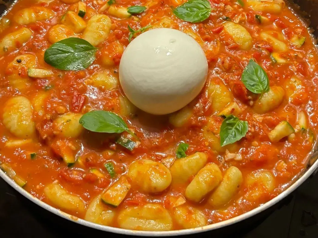 Laag-impact vegetarisch Snelle tomatenburrata gnocchi | Yvy