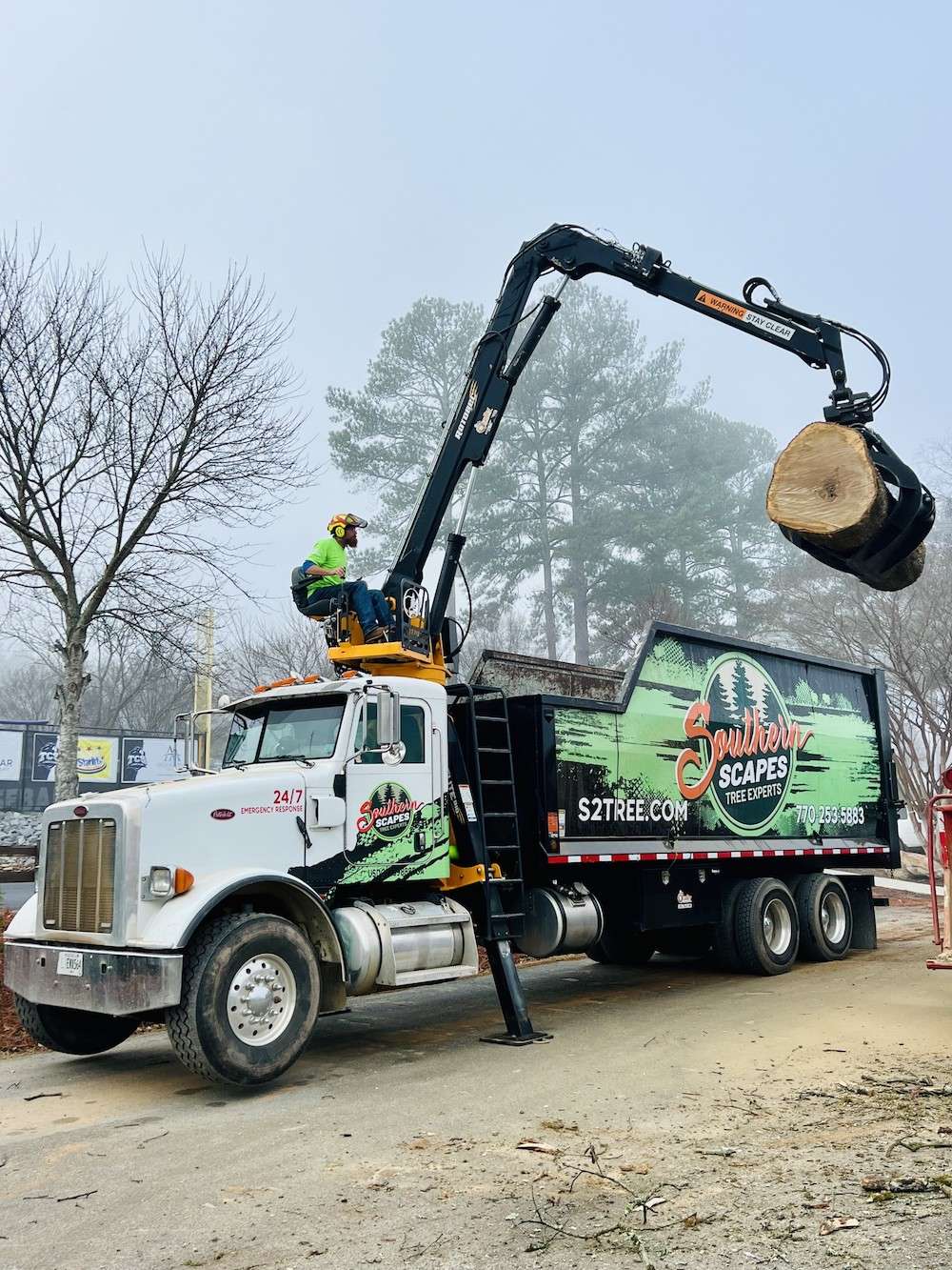 Debris truck