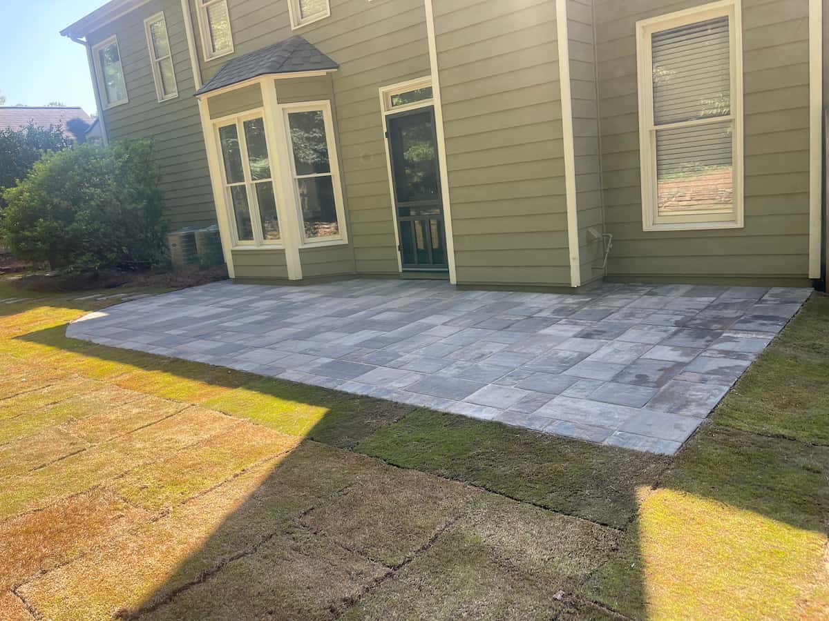 New Paving Sod and Privacy Fence in Powder Springs GA