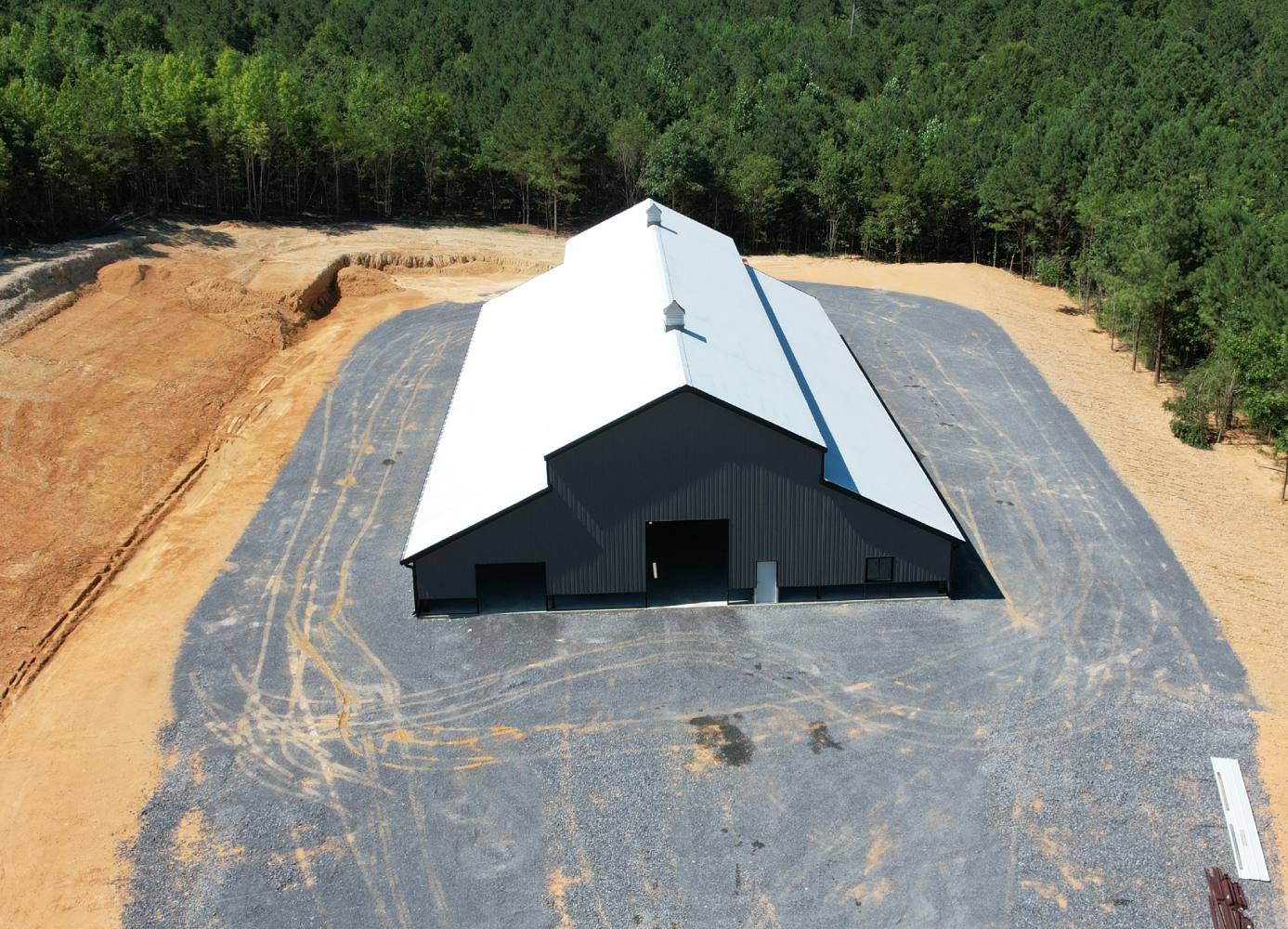 Img metal building