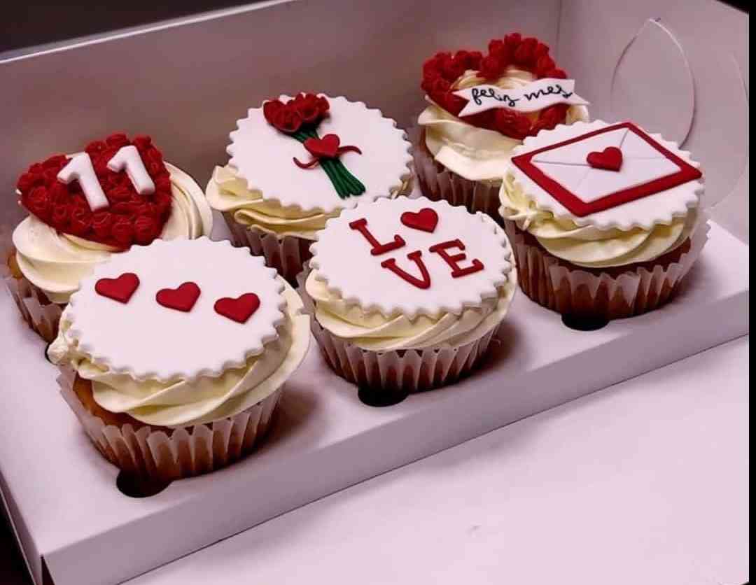 VALENTINE CUPCAKES