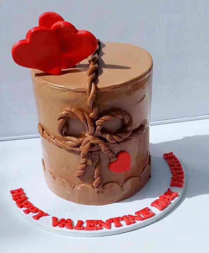 FONDANT VALENTINE CAKE 