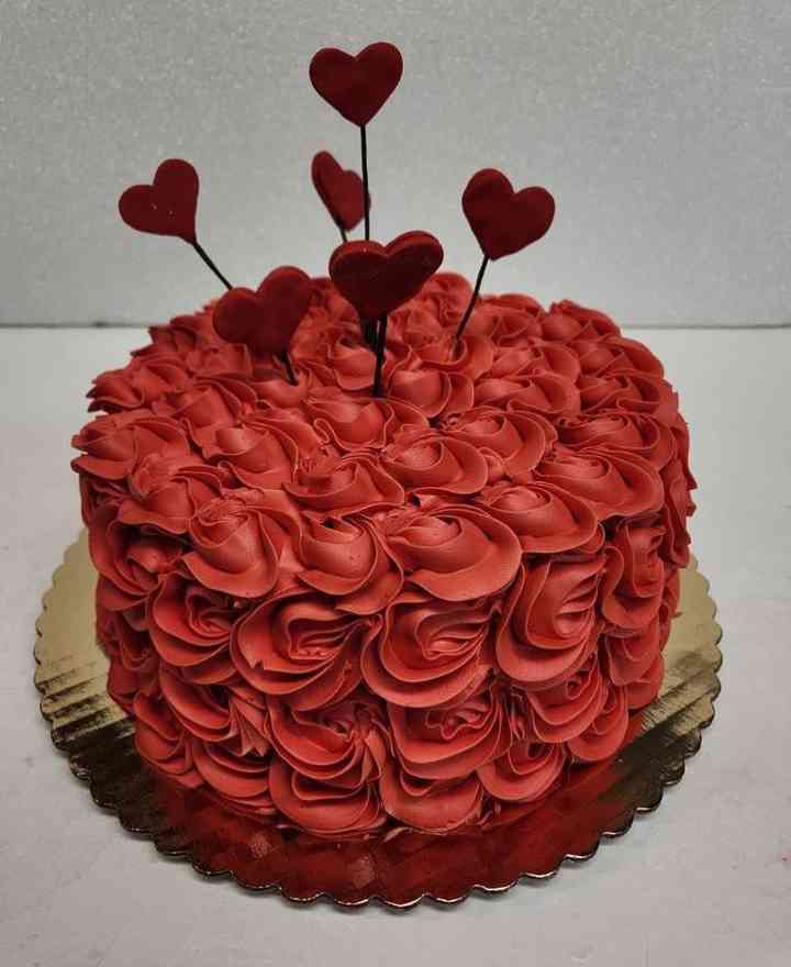 FLORAL VALENTINE CAKE