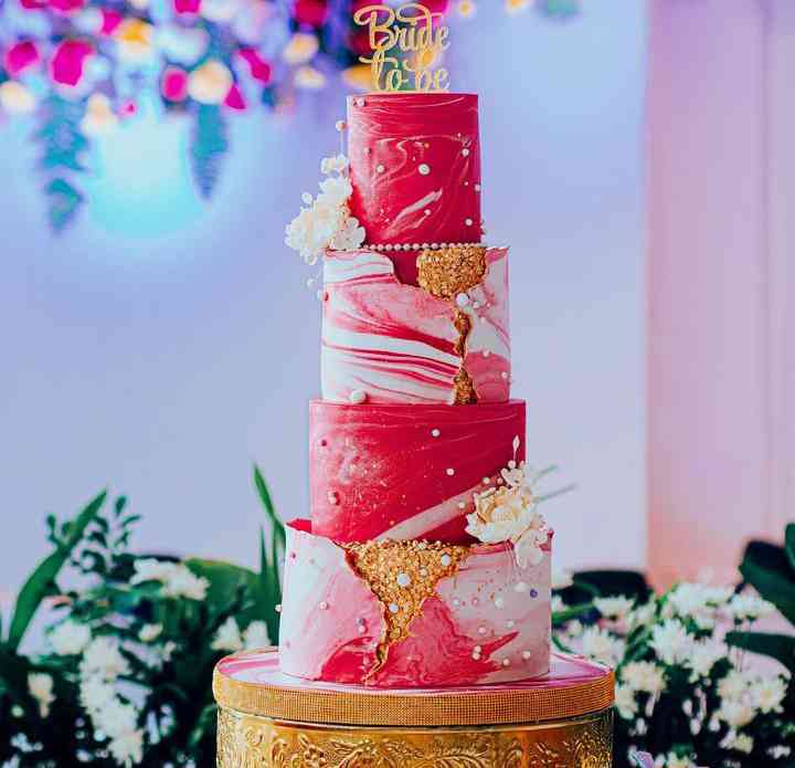 MARBLE WEDDING CAKE