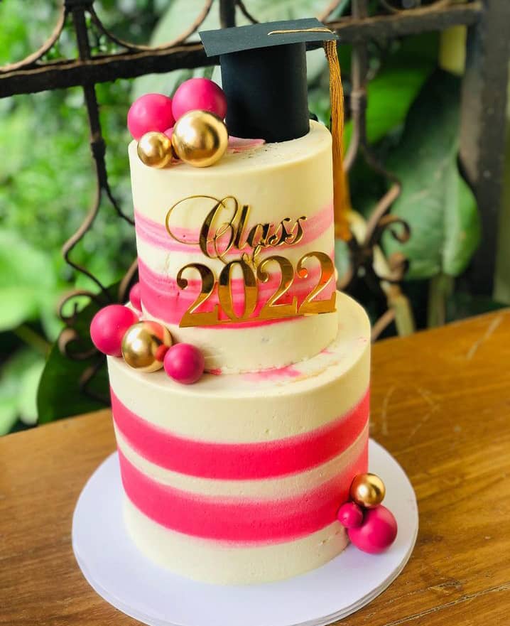 GRADUATION TIER CAKE A