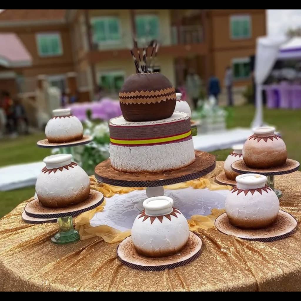 THEMED POT CAKES