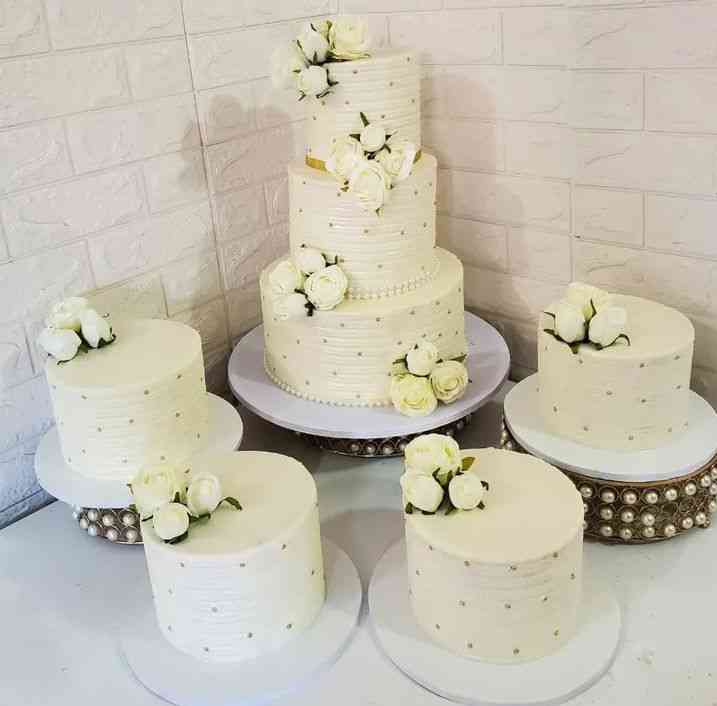 SIMPLE WEDDING CAKE