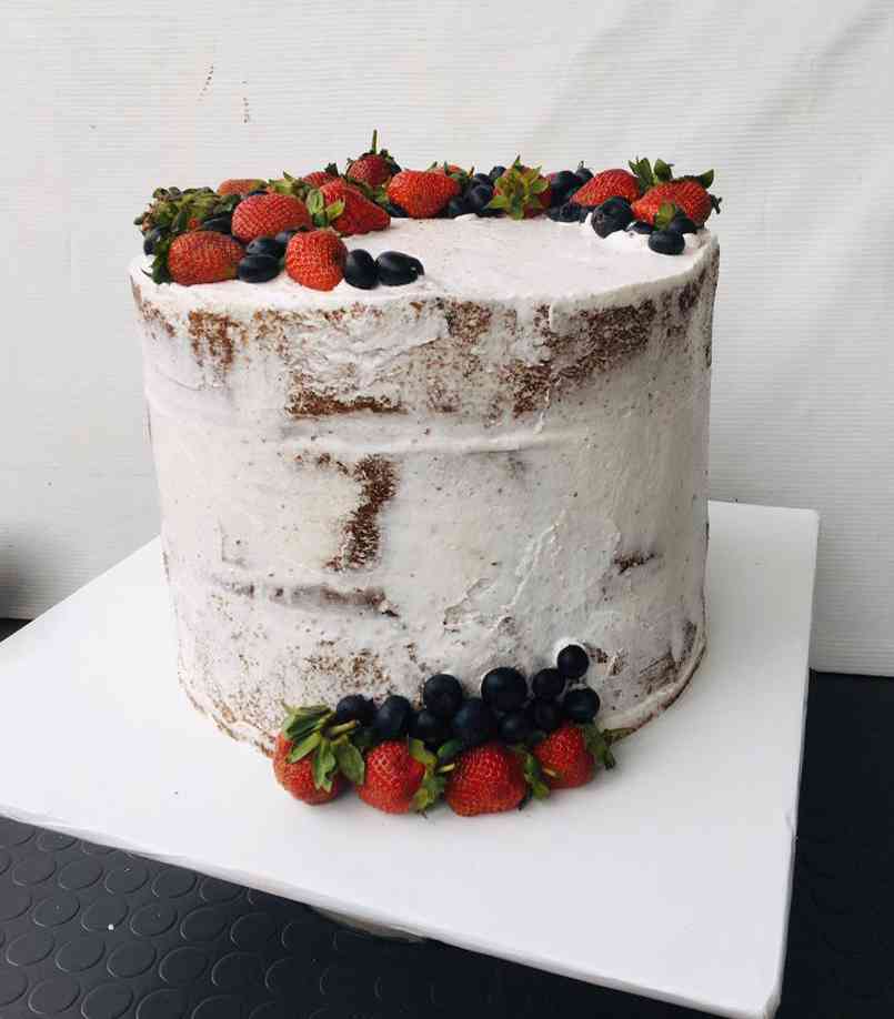 NACKED FRUIT CAKE