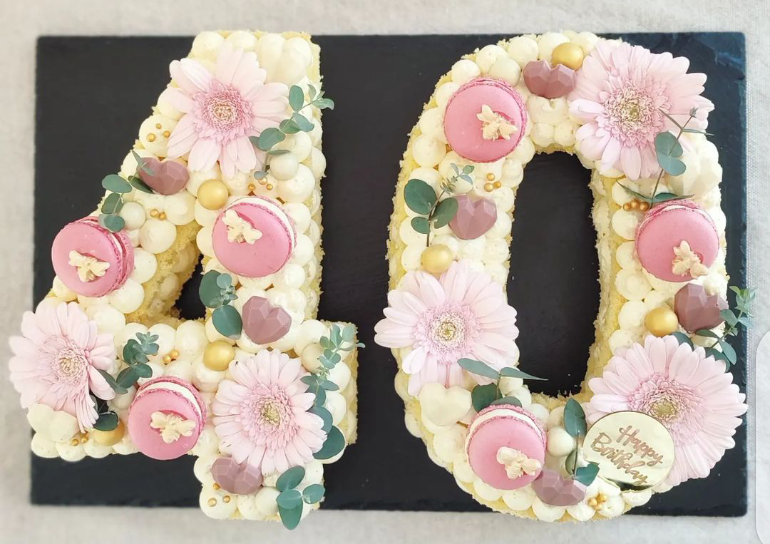 NUMBER 40  CAKE 