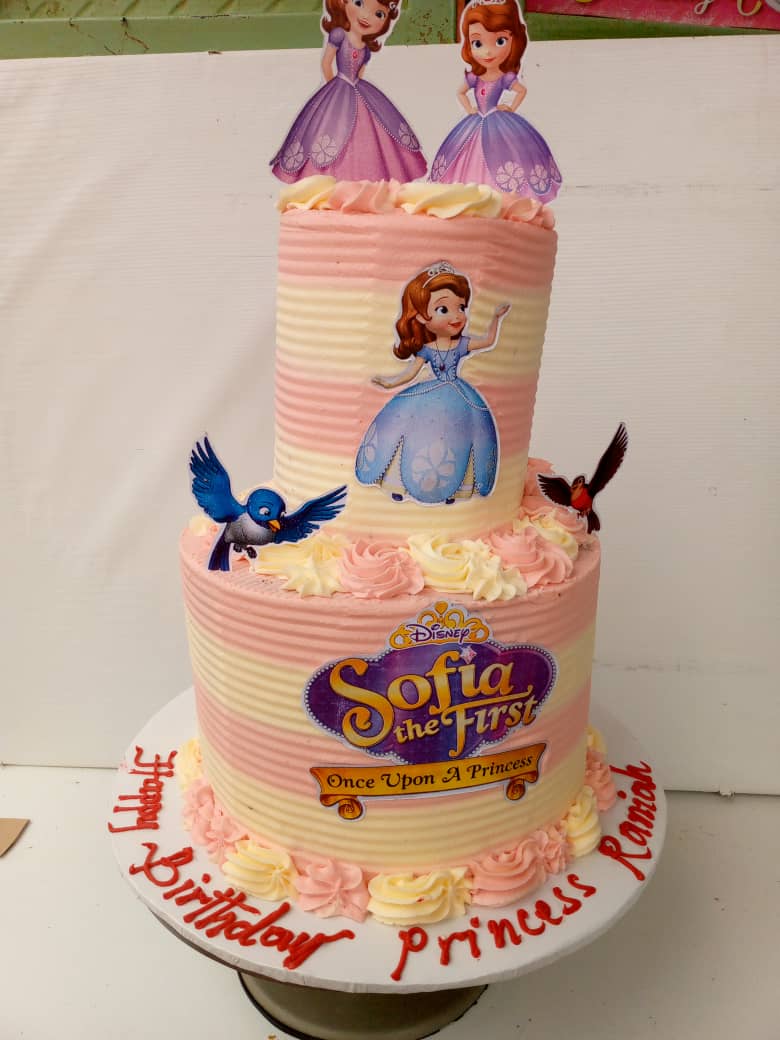 TWO TIER CHARACTER CAKE A