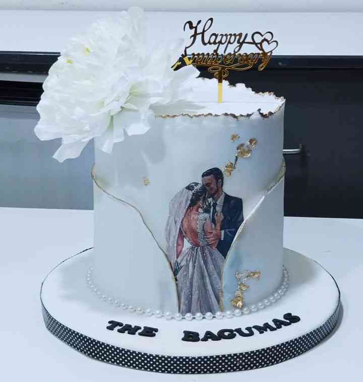 EDIBLE PRINT ANNIVERSARY CAKE