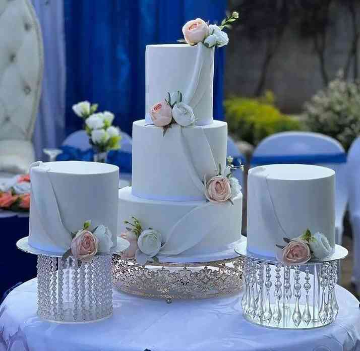 WEDDING CAKE 