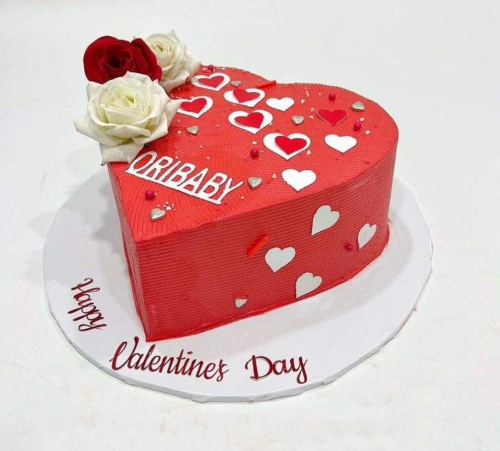 DELIGHTFUL HEART CAKE