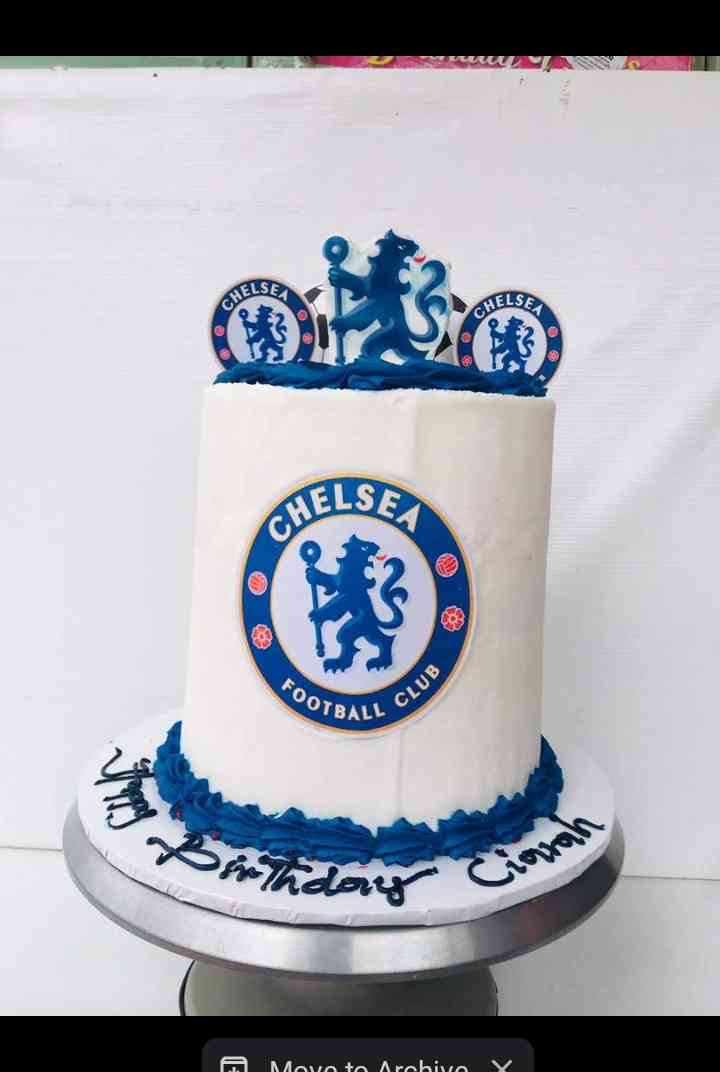 ROYAL ICING CHELSEA CAKE