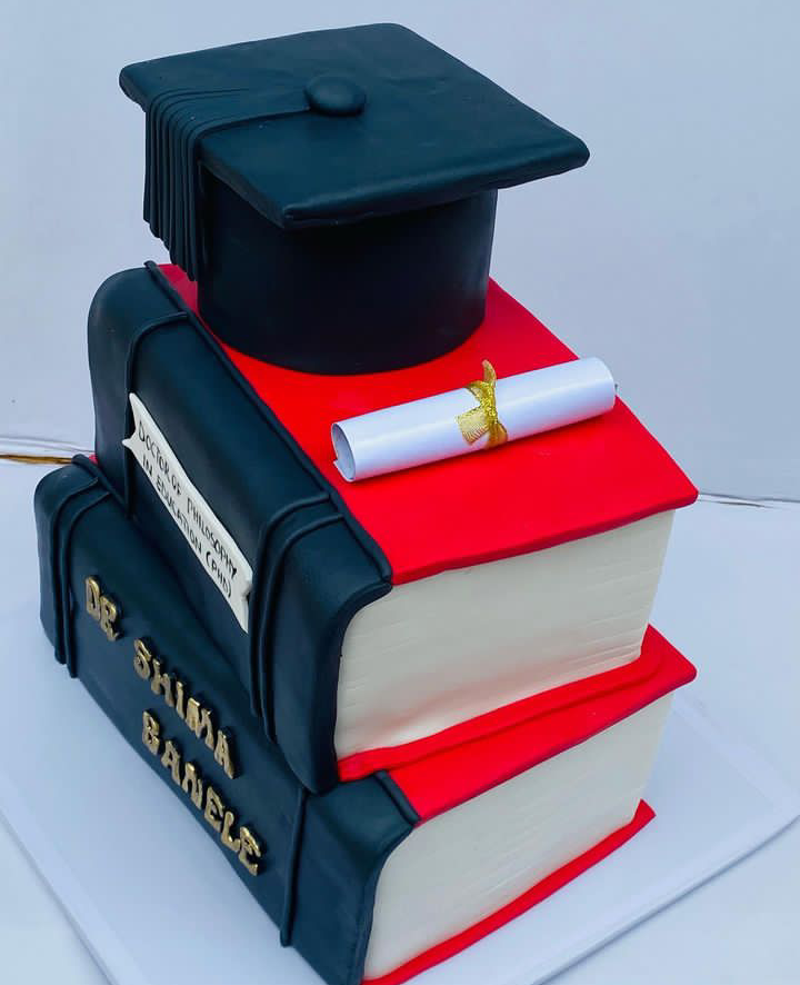 SQUARE GRADUATION CAKE 