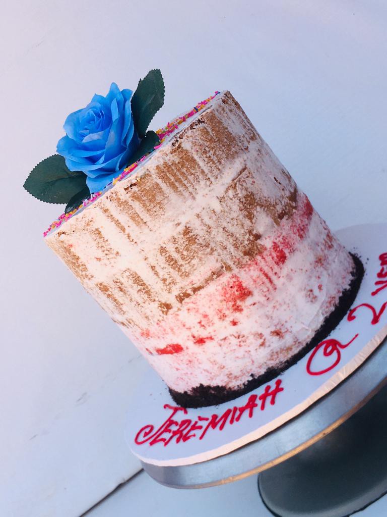 DELICIOUS  NAKED CAKE
