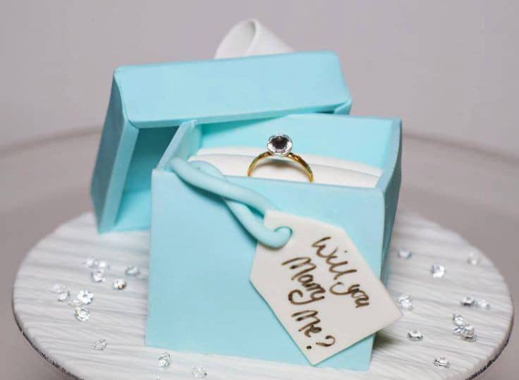 RING BOX CAKE