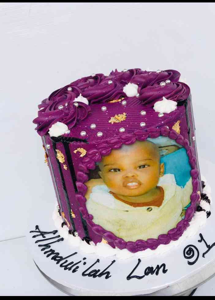 BUTTER PURPLE EDIBLE CAKE 