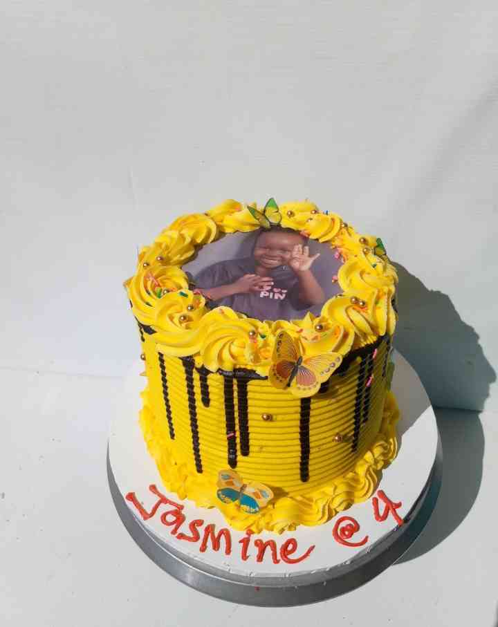 EDIBLE YELLOW CAKE