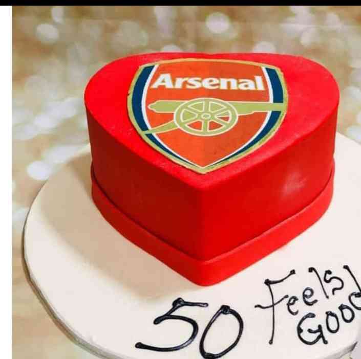 RED HEART ARSENAL CLUB CAKE
