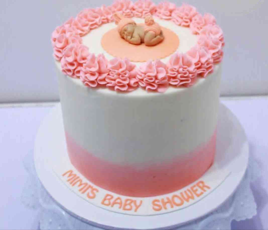 DELICIOUS BABY SHOWER CAKE 5