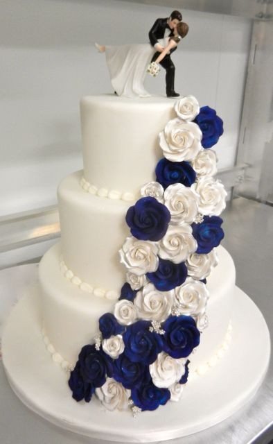 MR. & MRS. WEDDING CAKE 