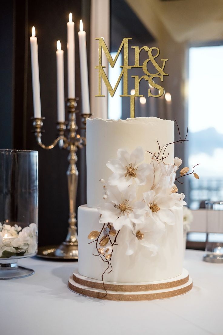 MR. & MRS TIER BEAUTIFUL CAKE