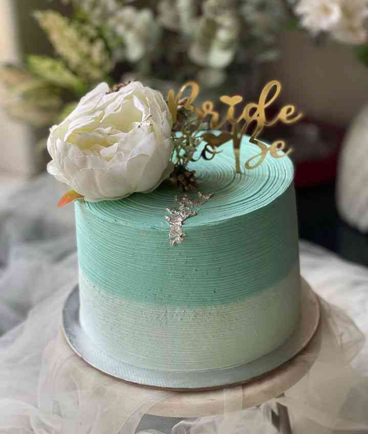 SIMPLE BRIDAL SHOWER CAKE 