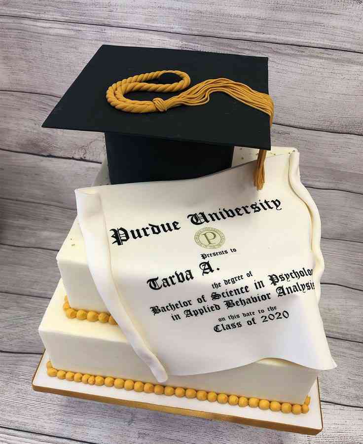 GRADUATION FONDANT CAKE 8