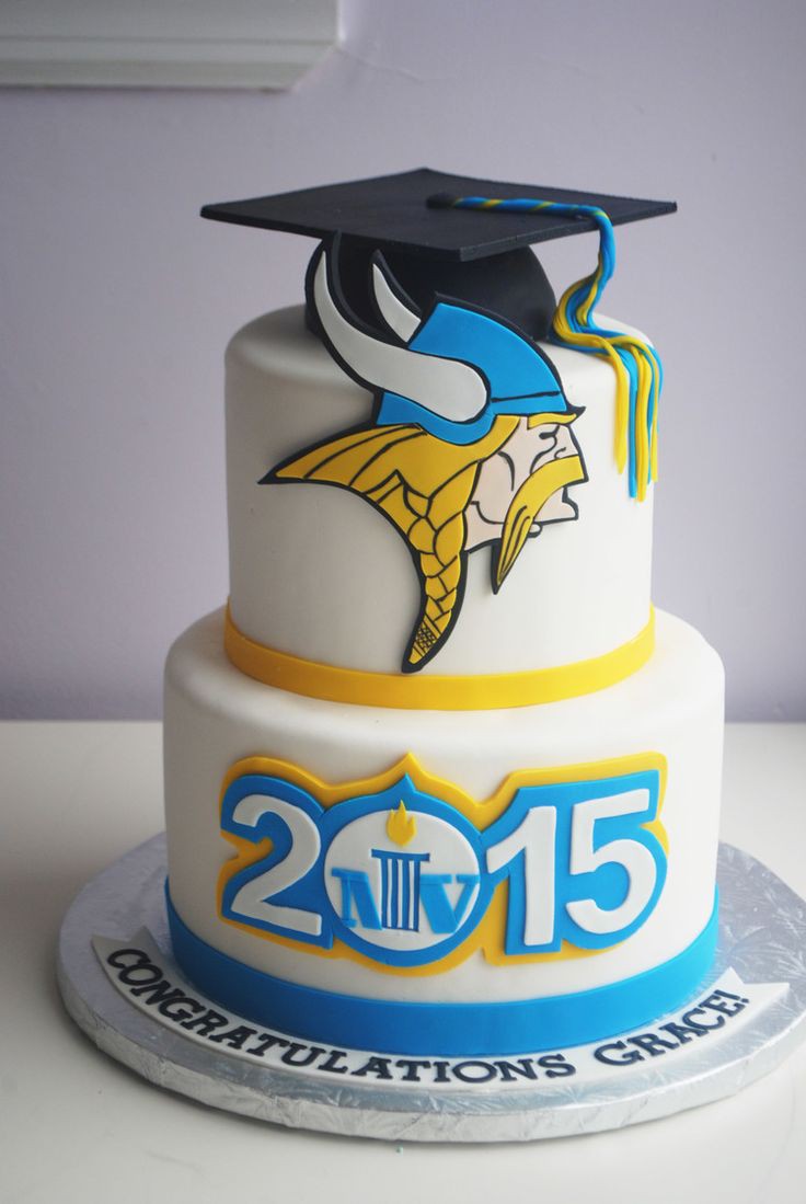 GRADUATION FONDANT CAKE 11