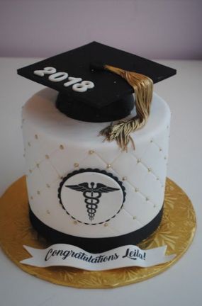 GRADUATION FONDANT CAKE 15