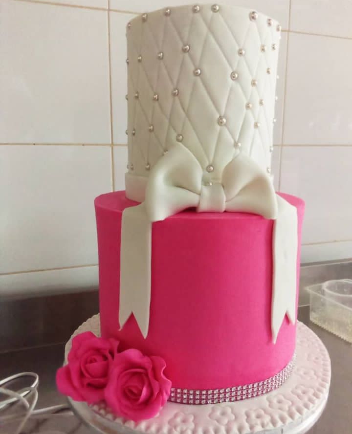 SIMPLICITY IN FONDANT ICING 