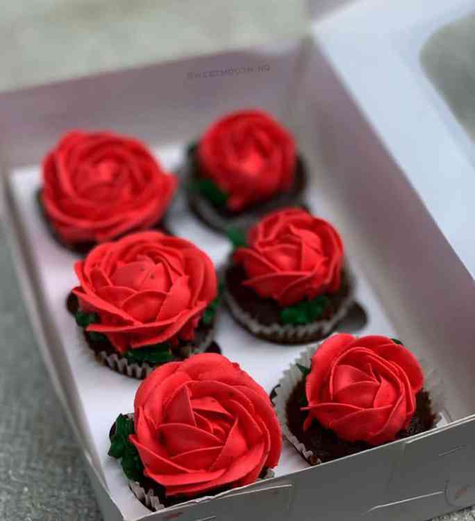 VALENTINO CUPCAKES 22