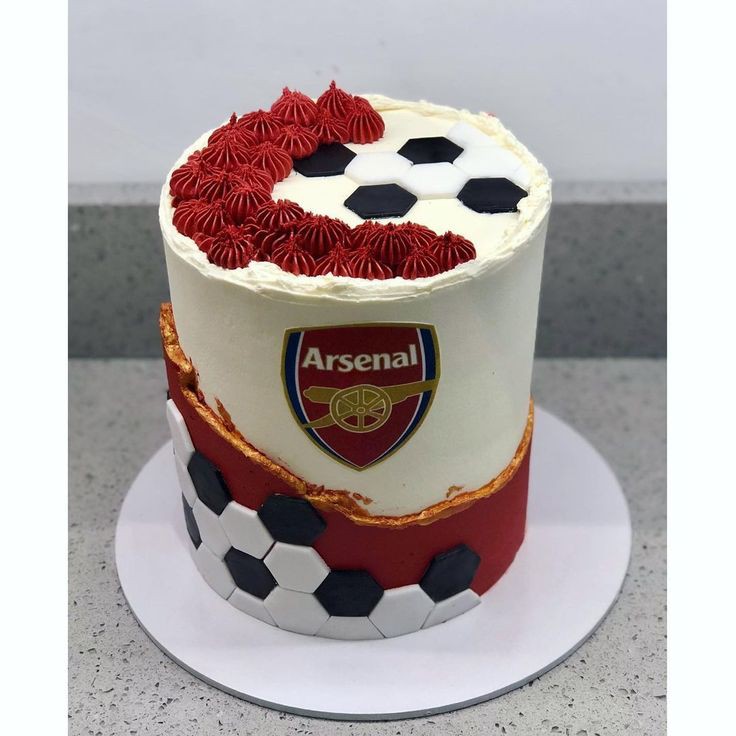 ARSENAL FANS CUSTOMIZED CAKE 2