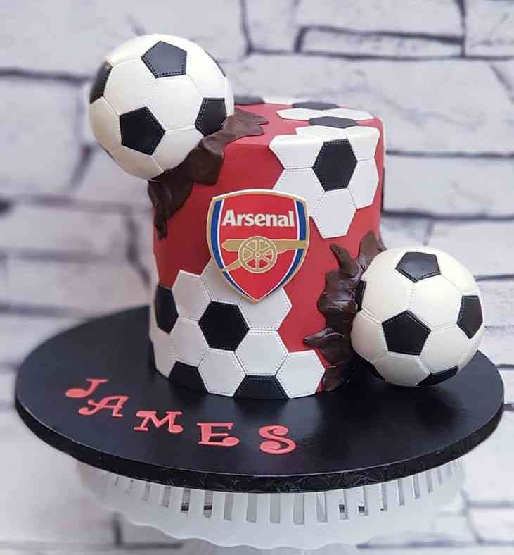 ARSENAL THEMED CAKE 9