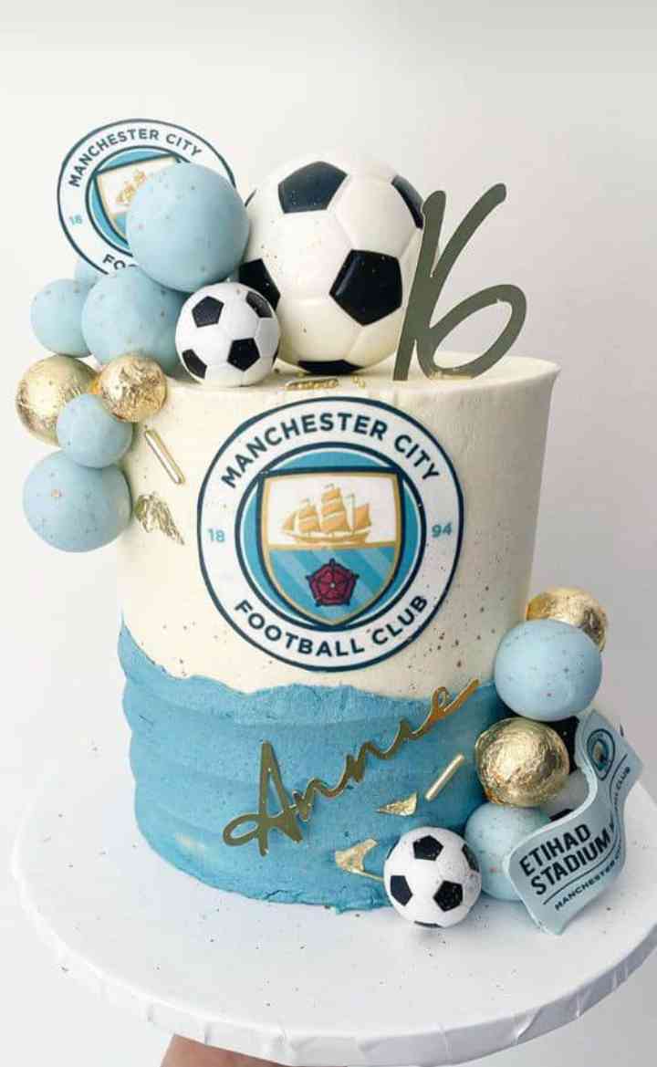 ENJOY YOUR FAVOURITE CLUB CAKE