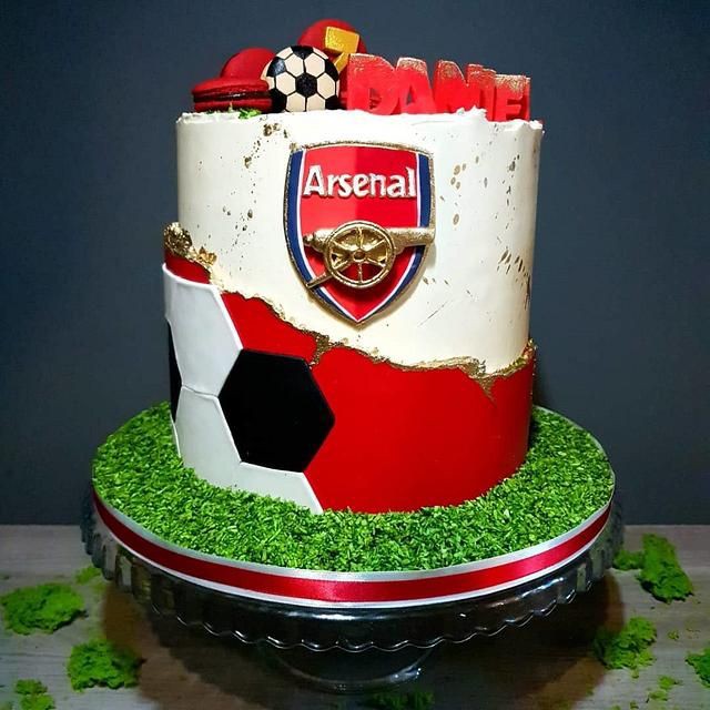 DOUBLE COLOURED ARSENAL CAKE 