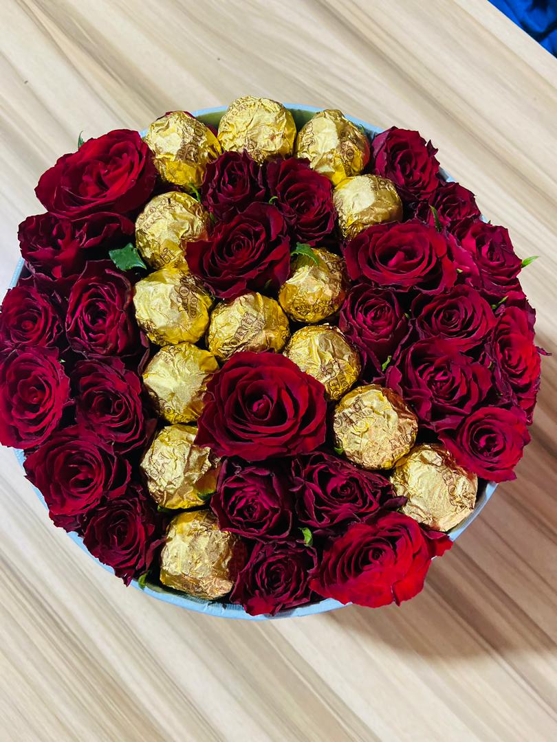 FLOWER CHOCOLATE BOX 