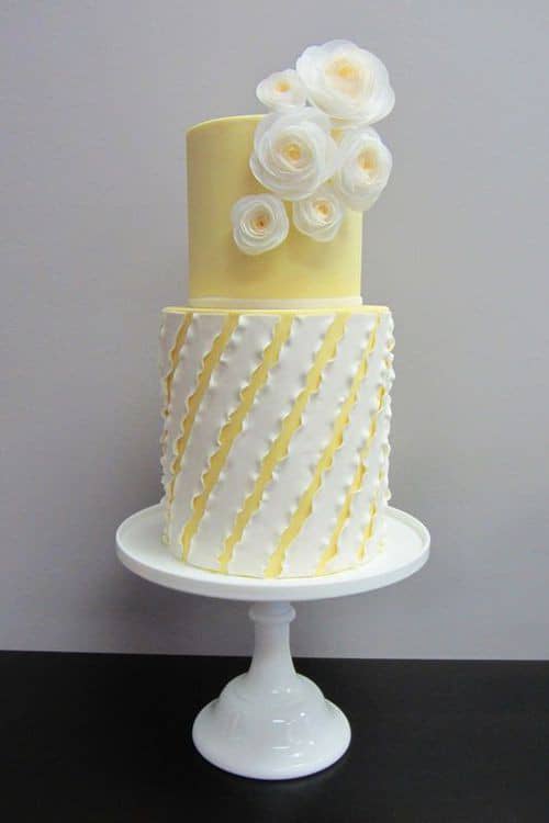 YELLOW IN WHITE FONDANT 