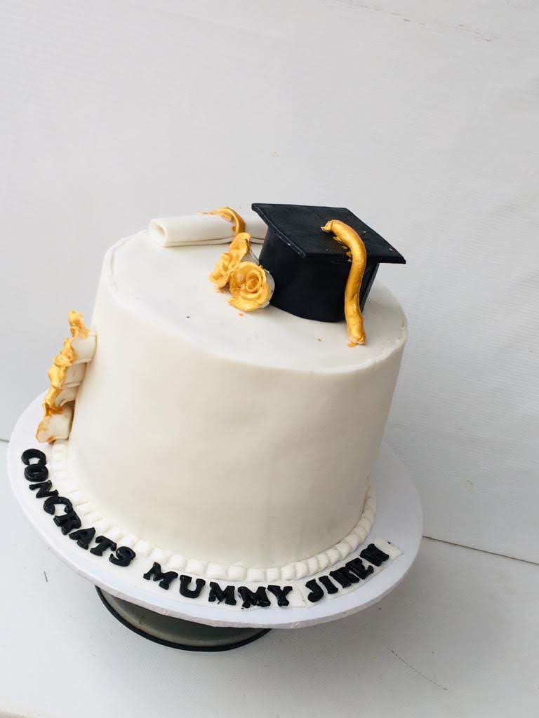 GRADUATION FONDA CAKE 215