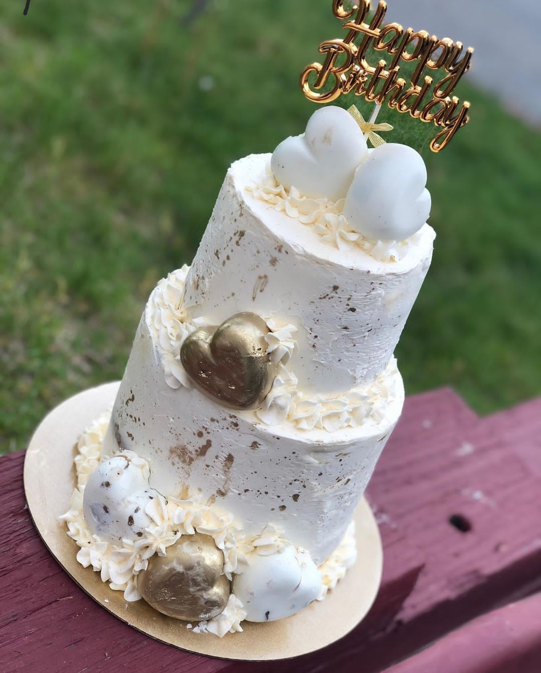 GOLDY ROYAL CAKE